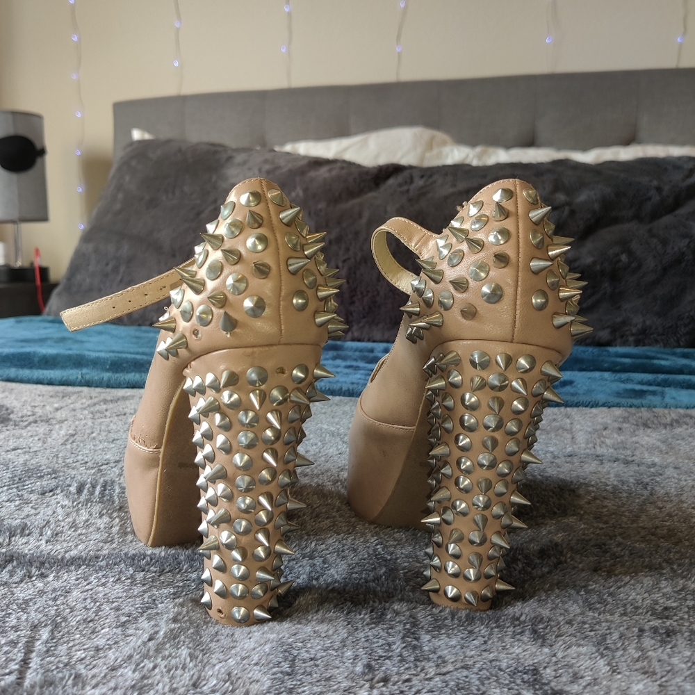 Spikey high chunky heel